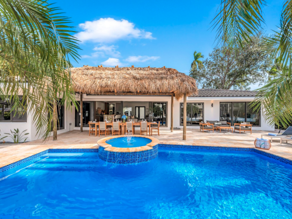 Luxurious Waterfront Property in Fort Lauderdale - Ideal for Families